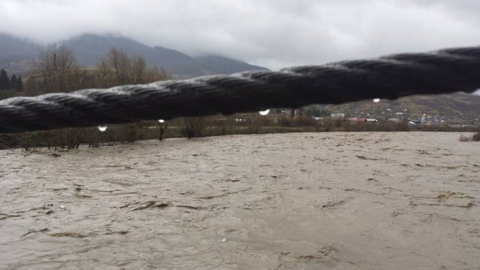 У Міжгір’ї через зливи піднявся рівень води у річці Ріка – 01