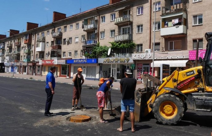 В Ужгороді закінчують ремонт вулиці Заньковецької – 06