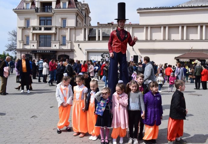 На площі Театральній в Ужгороді відбувся цікавий захід – 02