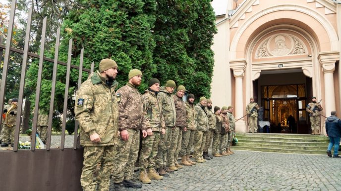 У Мукачеві провели в останню путь 35-річного Героя – 01