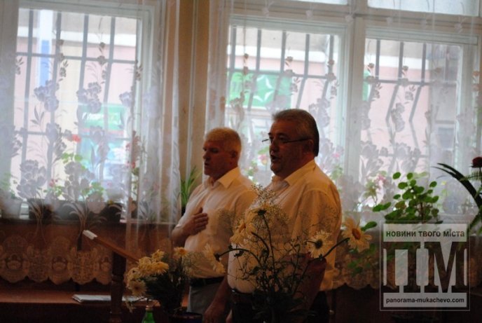 Мукачівські опозиціонери зібрались, щоб поговорити про День Конституції (ФОТО) – 04