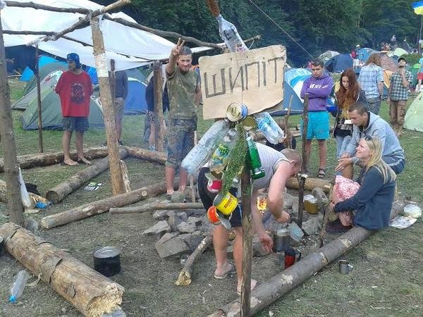 Без сцен та реклами: біля водоспаду Шипіт проходить рекордний з’їзд неформалів – 07