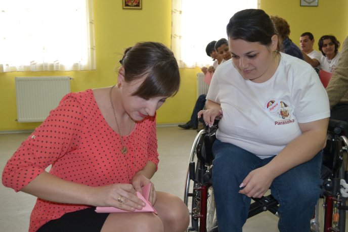 Вихованці тячівської "Парасольки" дарували щасливі серця (ФОТО) – 02