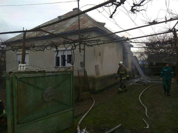 5 рятувальників гасили пожежу на Виноградівщині – 04