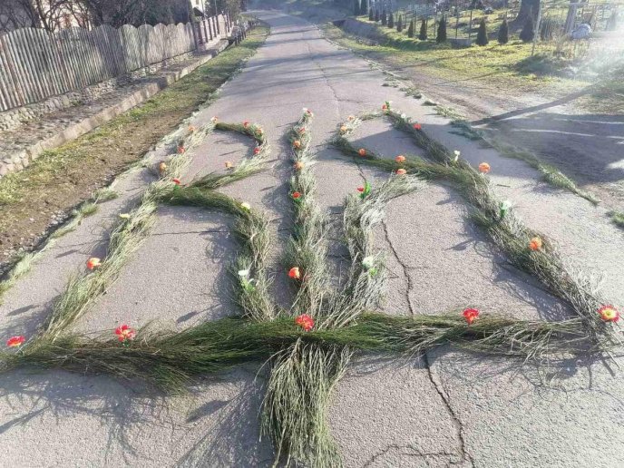 У селі Вільховиця Чинадіївської громади поховали загиблого на війні Героя – 04