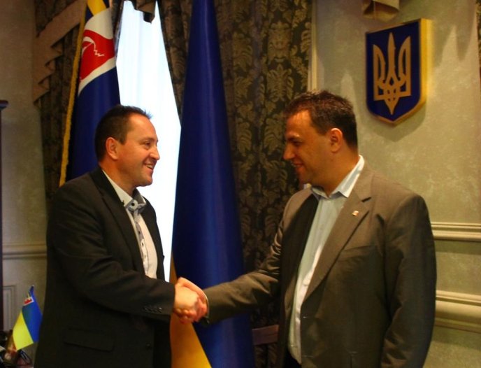 Голова облради Михайло Рівіс зустрівся з новопризначеним Генконсулом Угорщини в Ужгороді – 01