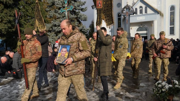 Мукачівська громада попрощалась із молодим Героєм – 03