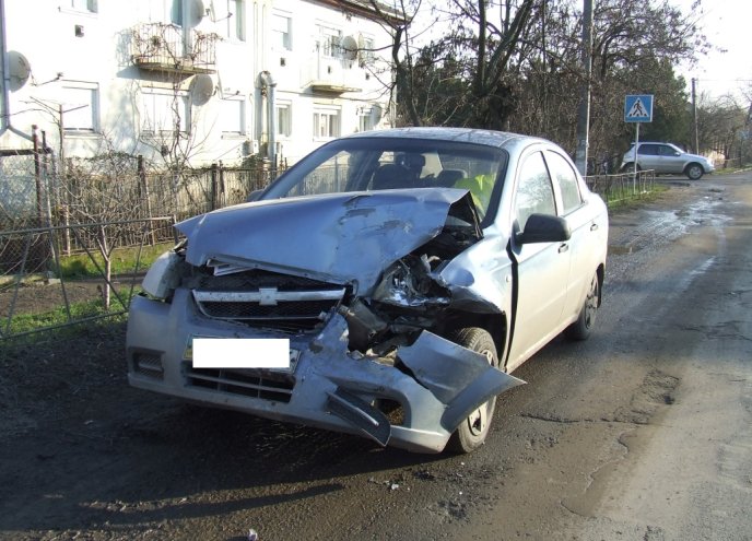 У Берегові потрійна ДТП: зіткнулись "Шкода", "Шевроле" та "Фольксваген" – 05