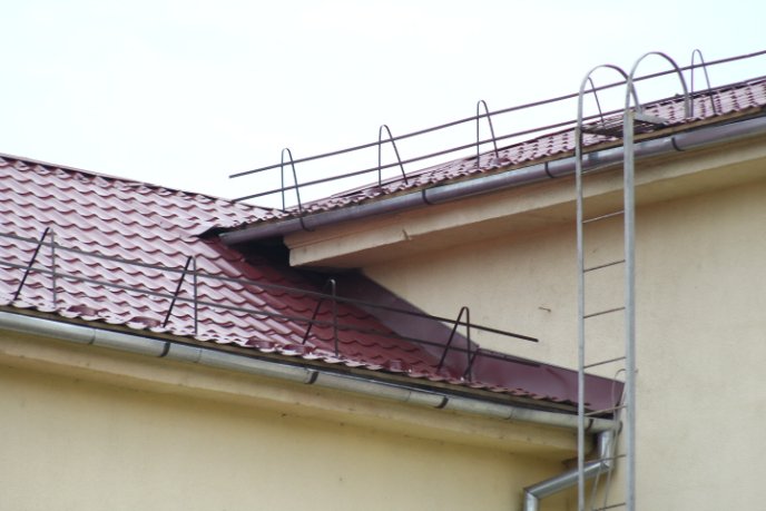 У Мукачівській ЗОШ №2 оновили дах – 05