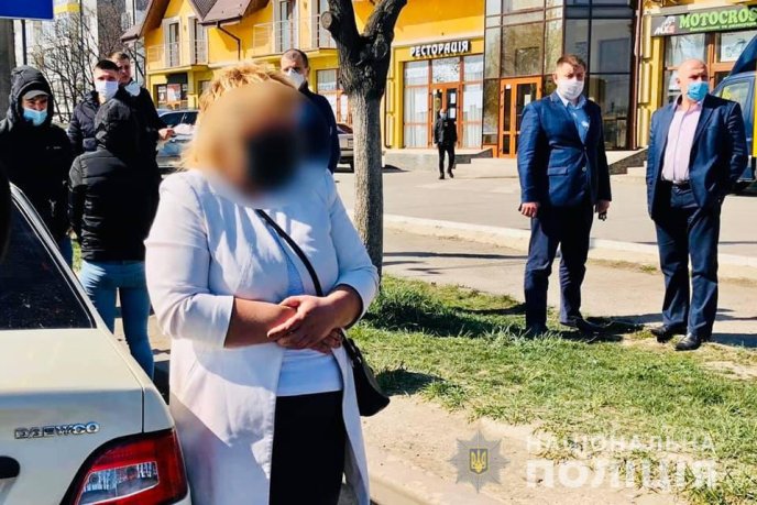 Закарпатці прикидались соцпрацівниками та медпрацівниками і обкрадали пенсіонерів – 01 Закарпатці прикидались соцпрацівниками та медпрацівниками і обкрадали пенсіонерів – 01