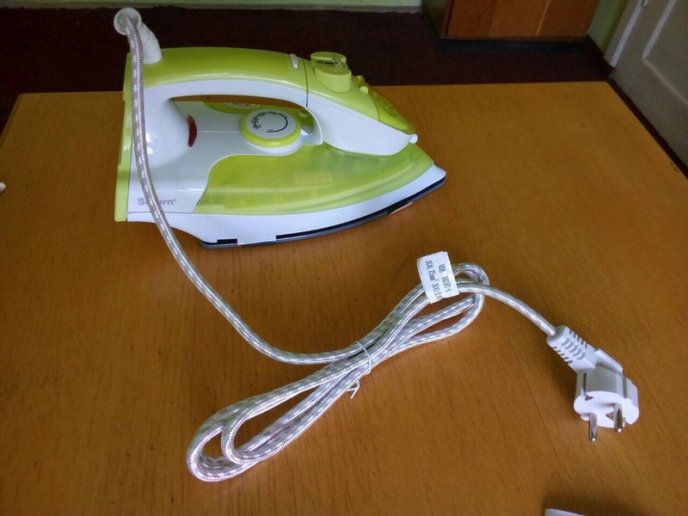 Камери відеоспостереження зафіксували непорядний вчинок жінки – 02