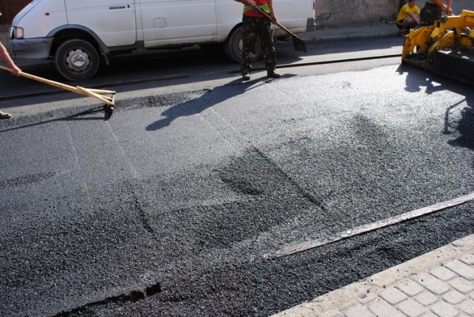 В Мукачеві асфальтують вулицю Івана Франка (ФОТО) – 02