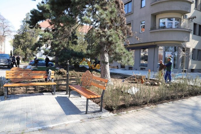В Ужгороді облаштовують сквер із оригінальним дизайном  – 03 В Ужгороді облаштовують сквер із оригінальним дизайном  – 03