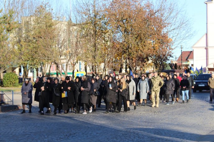 На Іршавщині прощалися з воїном, який кілька місяців вважався безвісти зниклим – 03