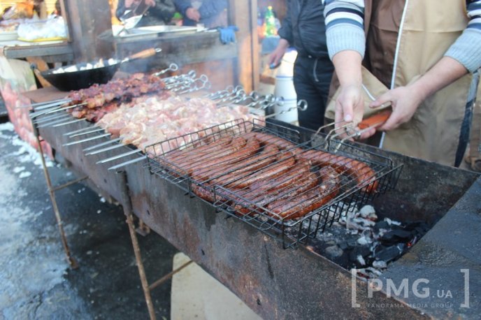 Сьогодні у Мукачеві стартував фестиваль "Червене вино" – 05