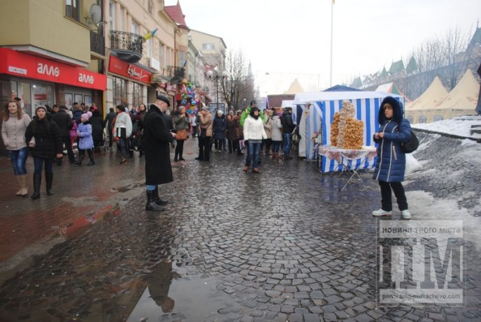 У Мукачеві офіційно розпочався фестиваль "Червене вино - 2015" (ФОТОРЕПОРТАЖ) – 08