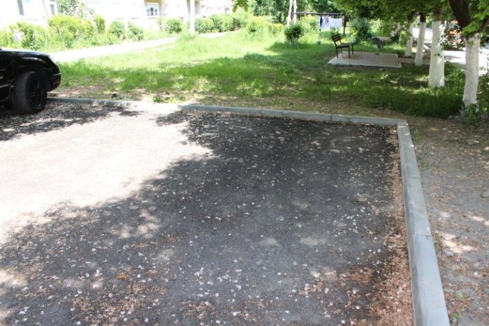 У Мукачеві за понад півмільйона гривень відремонтували проїзд на Першотравневій набережній – 08