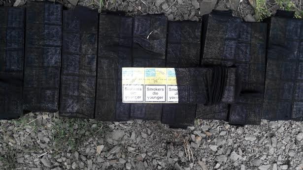 У поїзді "Київ-Ужгород-Братислава" провідниця вагону намагалась провезти 800 пачок сигарет – 01