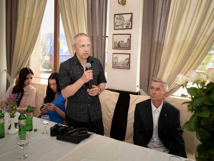 Роль громадських організацій в консолідації українського суспільства обговорювали в Мукачеві – 61