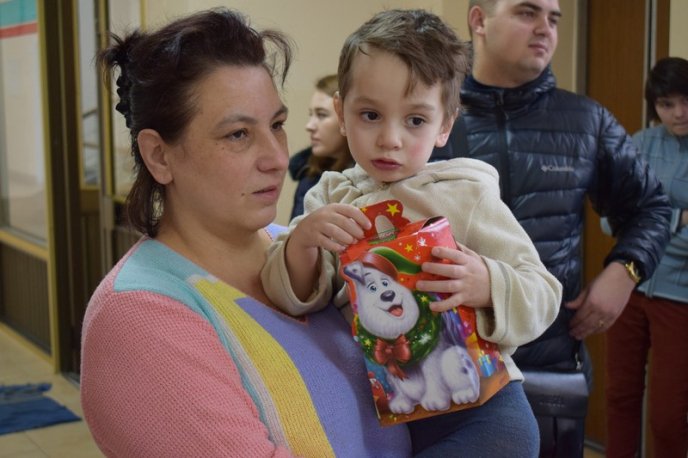 Для маленьких пацієнтів Ужгородської міської дитячої лікарні влаштували свято – 12