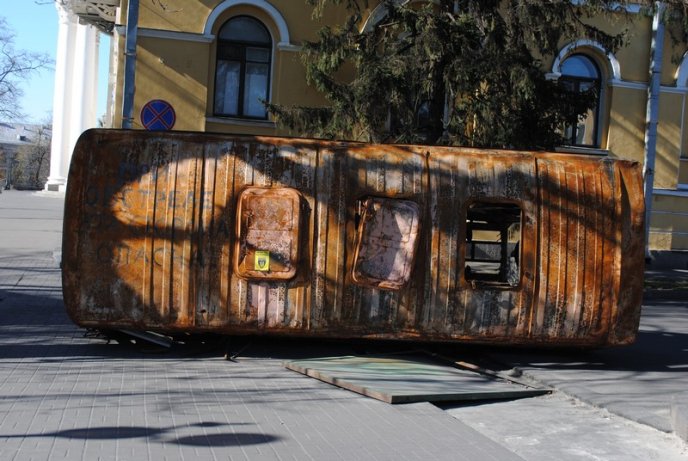 Один день з життя Майдану: на що перетворилась центральна площа України за місяць після революції (ФОТОРЕПОРТАЖ) – 47