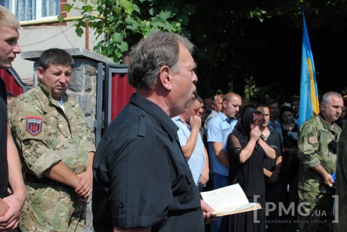 На Мукачівщині попрощались з бійцем "Правого сектору", який загинув у зоні АТО – 16