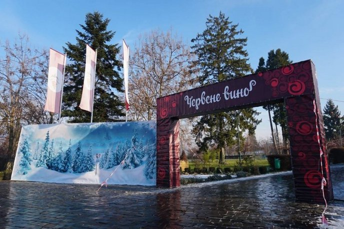 «Червене вино 2020»: чим пригощають та як розважають гостей фестивалю – 01