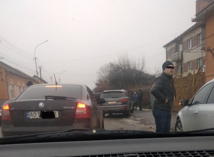 У Мукачеві сталась потрійна ДТП. Рух ускладнено – 01