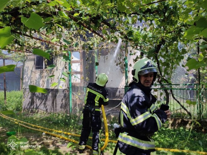 Вчора під час пожежі загинув чоловік – 01 Пожежа у селі Черна