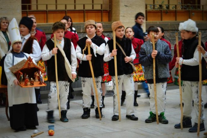 До Ужгорода з колядою завітали словацькі школярі – 06 До Ужгорода з колядою завітали словацькі школярі – 06