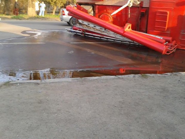 В Ужгороді пожежна машина зіткнулась з мікроавтобусом (ФОТО) – 02