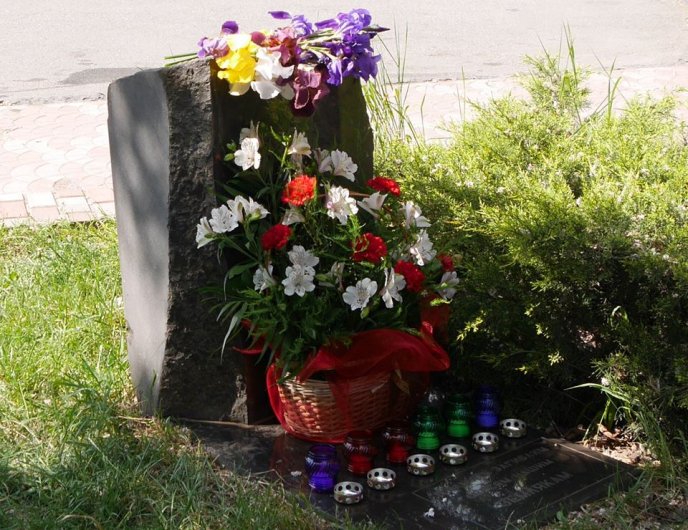 В Ужгороді вшанували пам’ять жертв Голокосту – 01