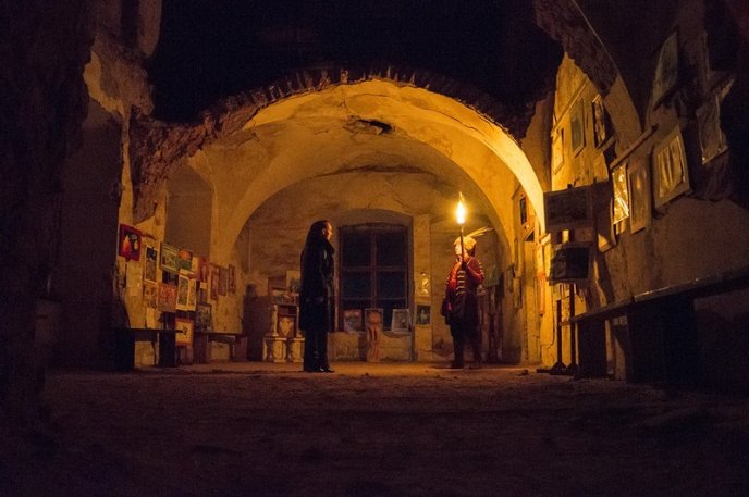 Хлопець влаштував своїй коханій у замку "Сент-Міклош" в Чинадієві справжній фільм-екшн. Опісля освідчився – 03