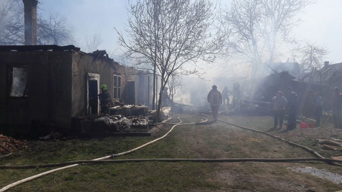 Через приготування м’яса ледь не згорів будинок – 01