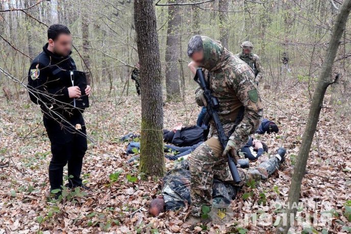 На Закарпатті провели спецоперацію. Затримали групу зловмисників – 03