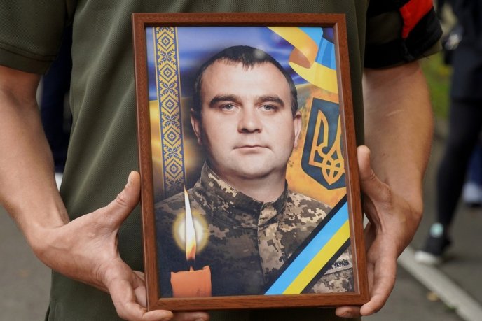 В Ужгороді попрощалися із 40-річним захисником – 01