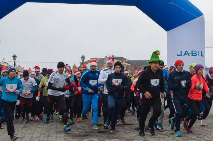 В Ужгороді відбувся благодійний забіг "Пробіжи – допоможи" – 01