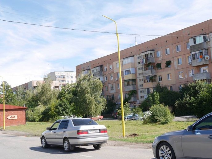 В Ужгороді встановлювали нові опори для вуличного освітлення – 04