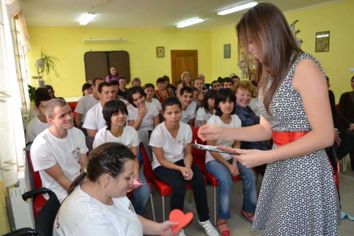 Вихованці тячівської "Парасольки" дарували щасливі серця (ФОТО) – 04