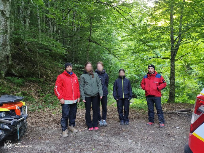 Мама з сином зникли у лісі: в області рятували заблукалих і травмованих – 02