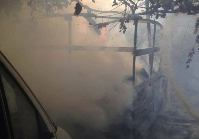 У Хусті вогнеборці гасили палаючий причіп – 02 У Хусті вогнеборці гасили палаючий причіп – 02