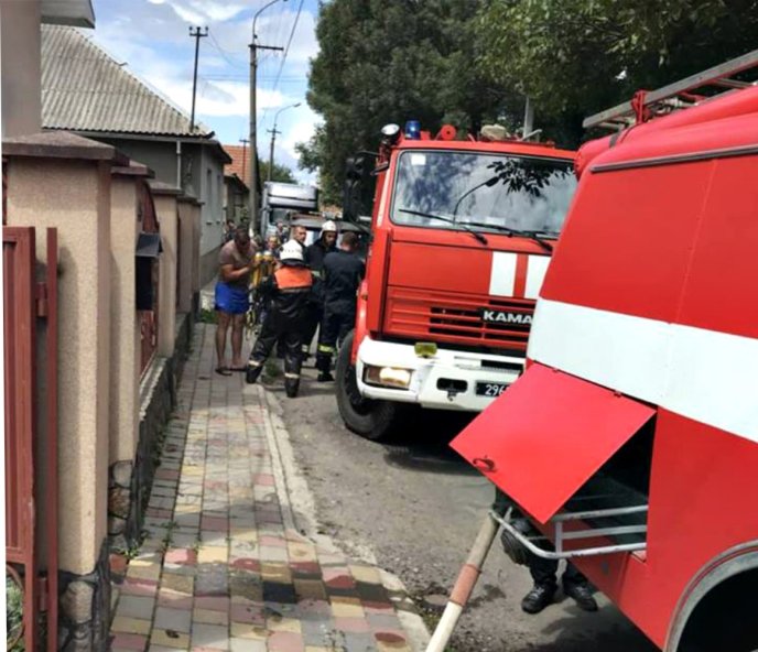 Стали відомими деталі пожежі у житловому будинку у Сваляві – 02