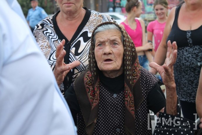 Мешканці Ракошина не збираються відкривати трасу міжнародного сполучення "Київ-Чоп" – 17