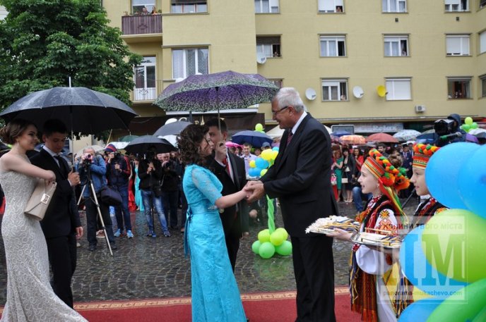 Парад випускників в центрі Мукачева: як це було (ФОТО) – 37