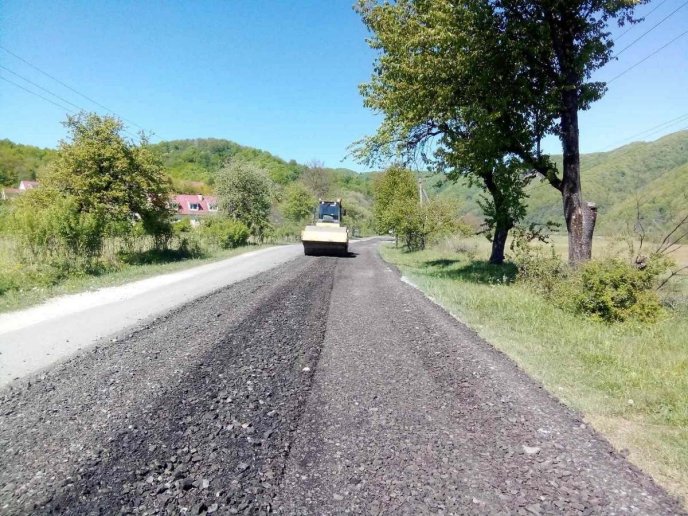Почали ремонтувати одну з найбільш завантажених доріг Закарпаття – 01