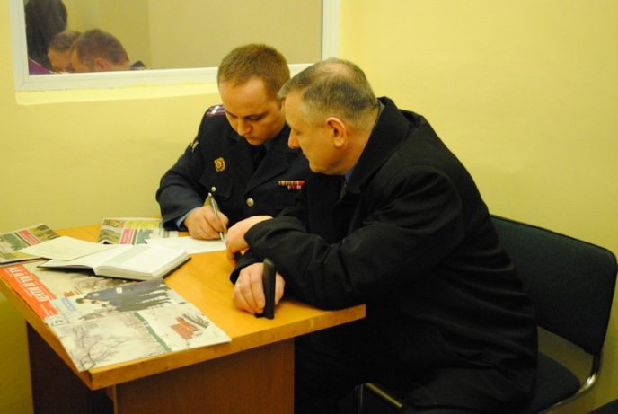 Жителі Мукачева та району спілкувалися з міліцією (ФОТО) – 01