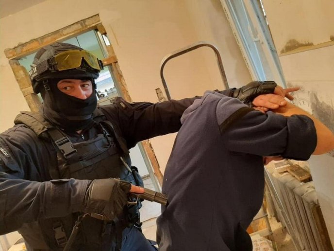 У поліції розповіли про обшук у Мукачеві – 01