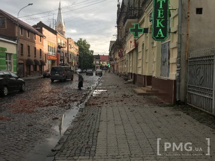 В самісінькому центрі Мукачева сталася надзвичайна подія – 01