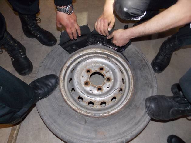 Ужгородські прикордонники затримали винахідливого контрабандиста – 05