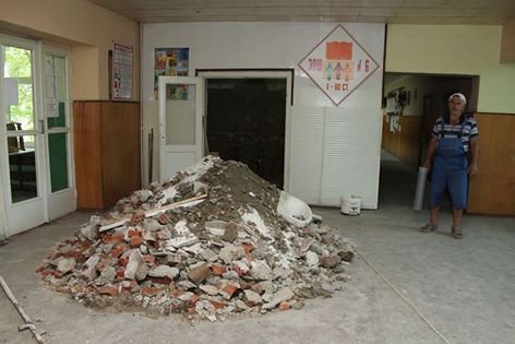 У Мукачівській ЗОШ №6 оновлюють системи водопостачання та водовідведення – 01